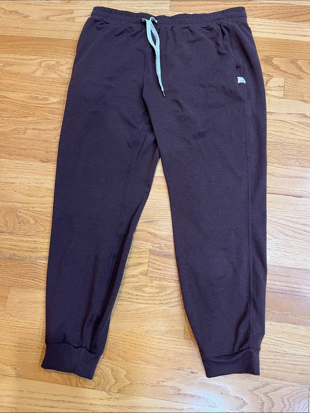 Men’s Vuori Navy Jogger Sweatpants with Light Blue Drawstring